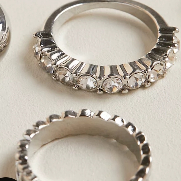🆕️💍RHINESTONE SILVER-TONE RINGS - SET OF 5💍 - Picture 3 of 5